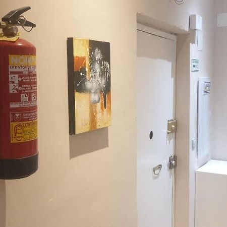 Traveller Host Hostel Madrid Kültér fotó