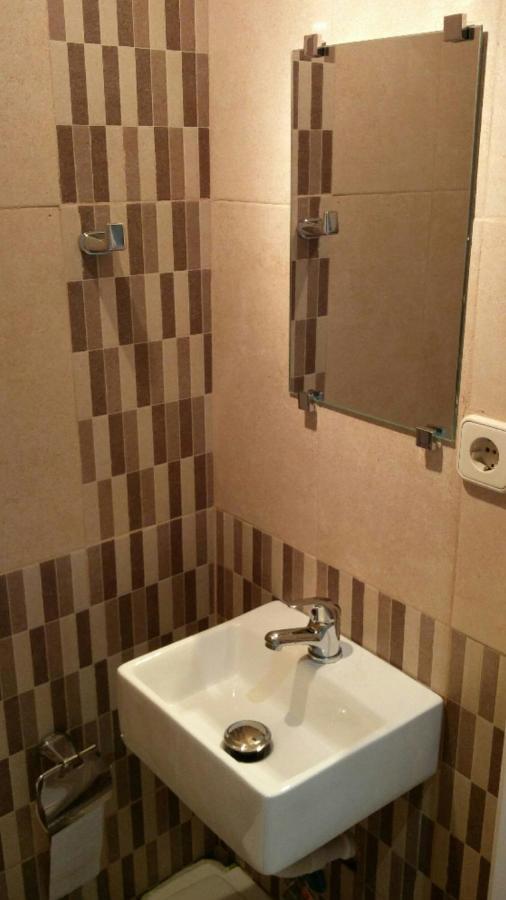 Traveller Host Hostel Madrid Kültér fotó